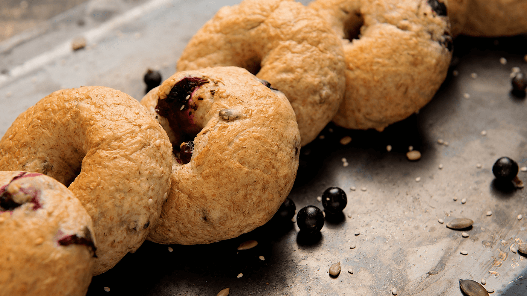 Hovis Best of Both Blackcurrant Bagels