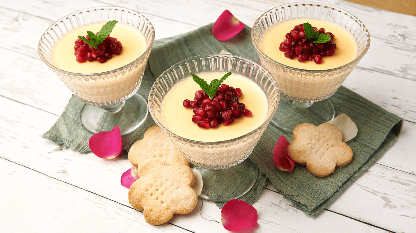 Rose Pot with Lemon Shortbread